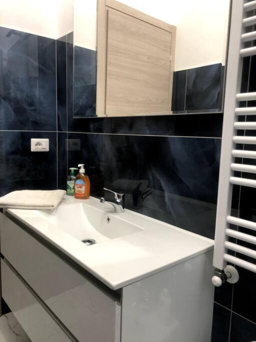 Casa Martina Pronta Per Te, Con Due Stanze Da Letto! Apartamento Turim Exterior foto